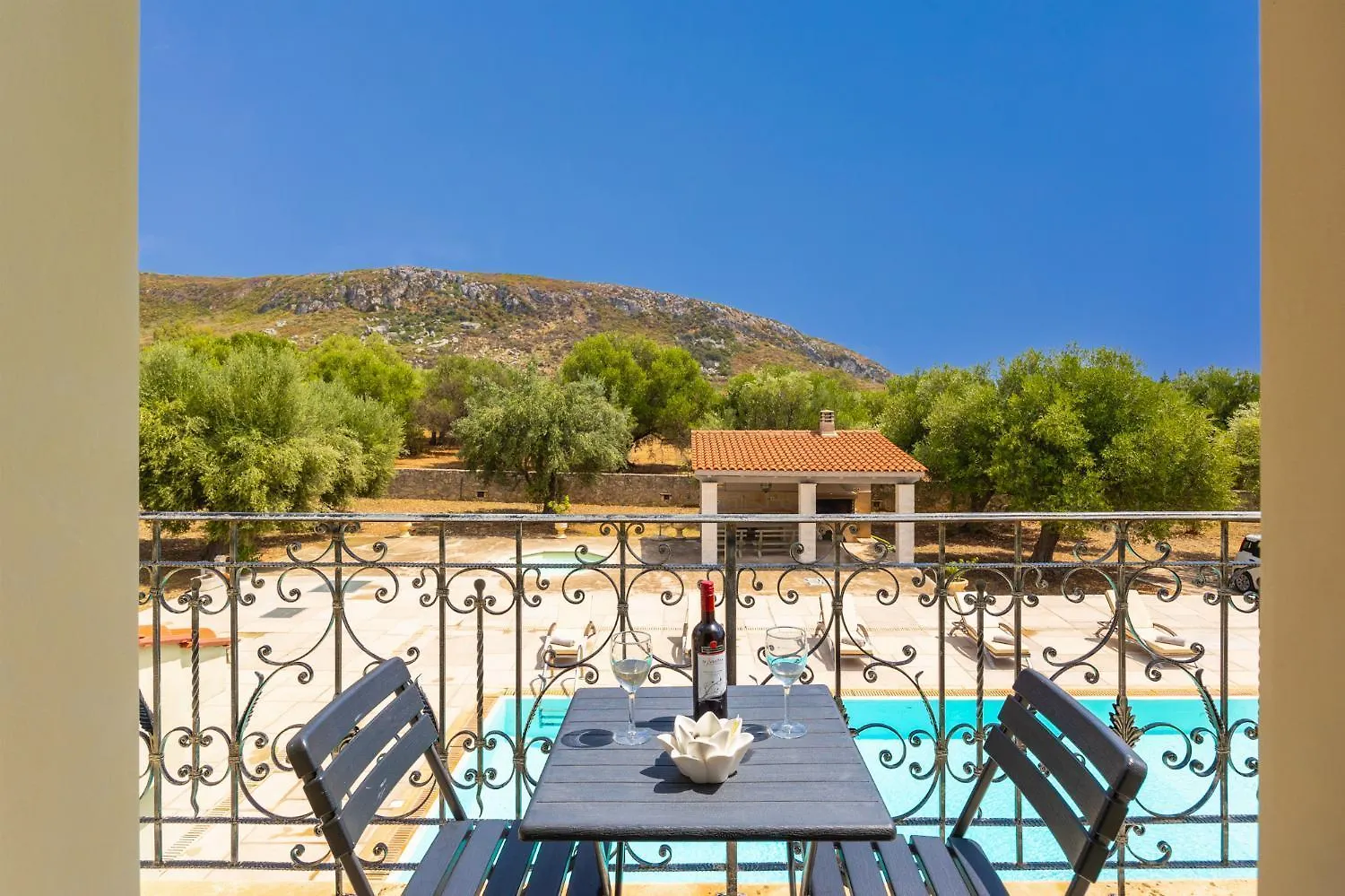 Villa Pomegranate Tree Katelios